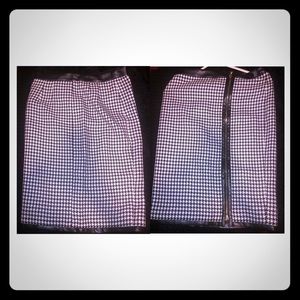 A beautiful stylish skirt size small